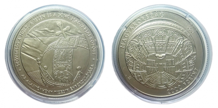 2021 10 éves Magyarország Alaptörvénye 2000 forint